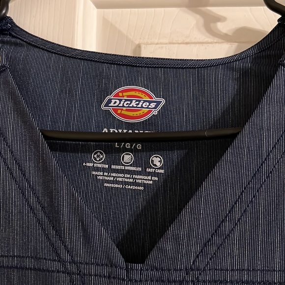 Dickies scrubs blue denim Large shirt and Medium/ Tall length pants - Picture 2 of 4